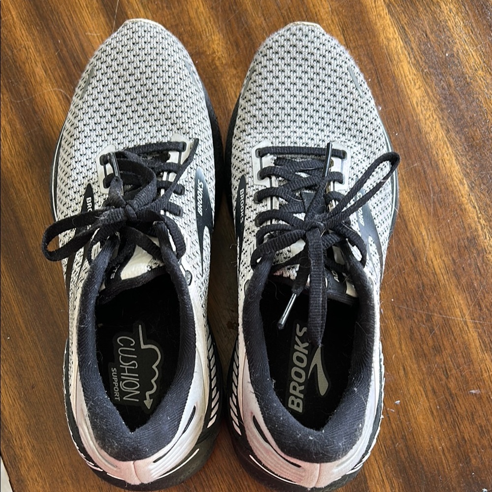 Brooks Dual-Tone Athletic Sneakers
